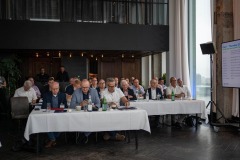 User-Meeting_Final-2-van-109