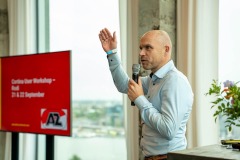 User-Meeting_Final-25-van-109