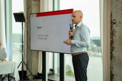 User-Meeting_Final-26-van-109