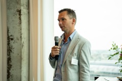 User-Meeting_Final-34-van-109