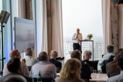User-Meeting_Final-4-van-109