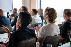 User-Meeting_Final-5-van-109